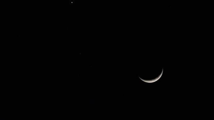 04月23日 三日月と金星大接近。