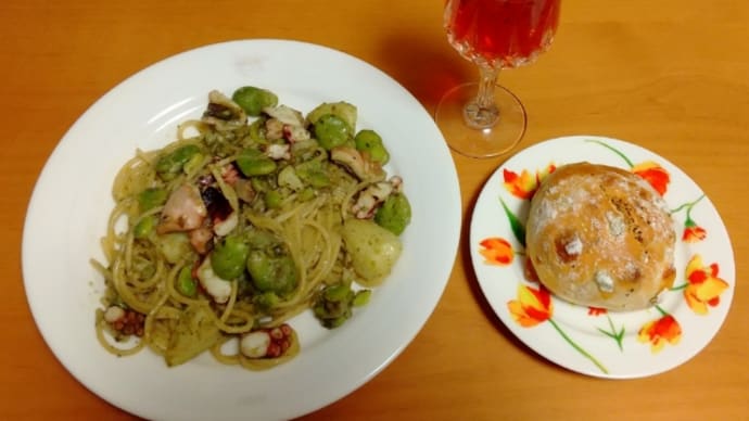 パスタと井筒ワインのコンコードロゼ
