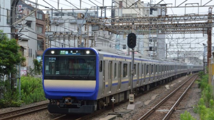 E235系1000番台(J-12) 下り【鶴見駅脇:横須賀線】 2021.7.9