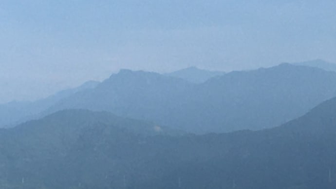 日向の山々