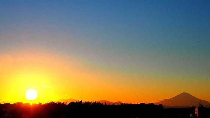 夕焼け散歩で観る夕日と富士