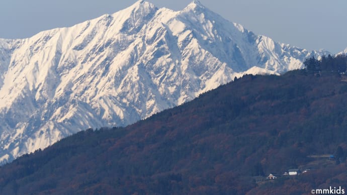 ピーカンの妻女山展望台へ。鹿島槍ヶ岳、爺ヶ岳、蓮華岳、針ノ木岳、白馬鑓ヶ岳、杓子岳、白馬岳、高妻山、飯縄山、根子岳、四阿山、高社山(妻女山里山通信)