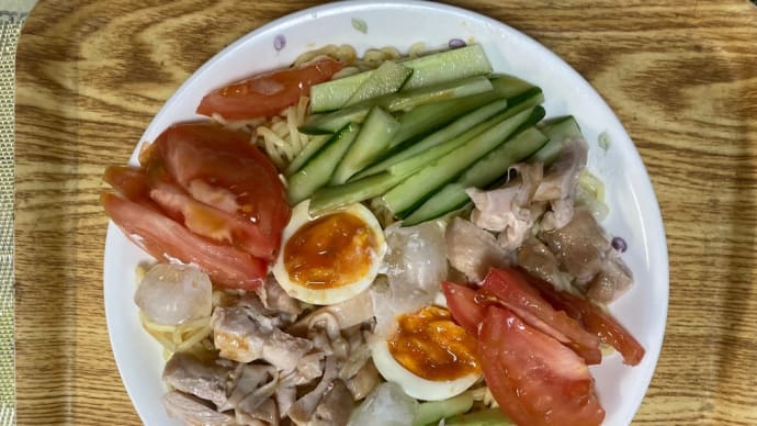 今年はじめての冷やし中華！小麦粉類はあまり食べたくないと若者は好きなお好み焼きも食べなくなったが〜！