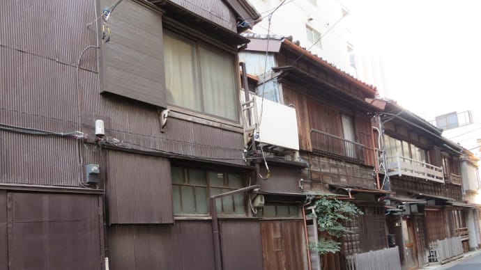 都内にもレトロで素敵な住宅がありますが!そのうち完全に消えて行くのでしょうね!
