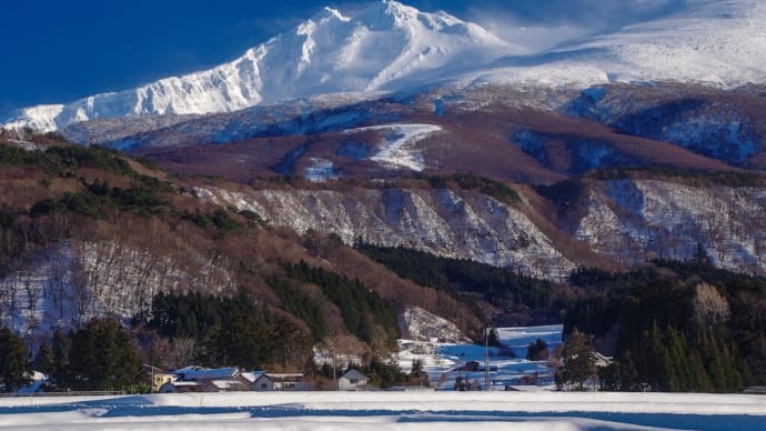 鳥海山のある風景(横岡)