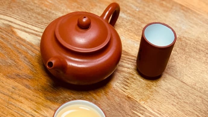 茶器から烏竜茶