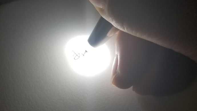ペン先が光るボールペン!