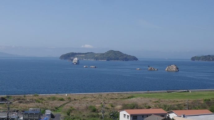 下蒲刈に海外観光クルーズ船