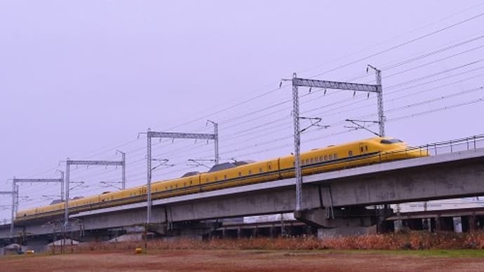 ハローキティ・ドクターイエロー 市川橋梁 '23.12.15