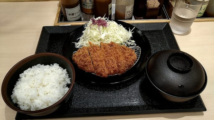 松乃家でロースカツ定食