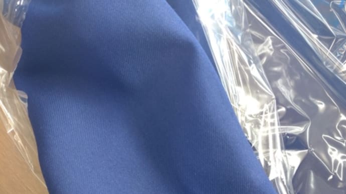 制服についた絵具のしみ抜きです。