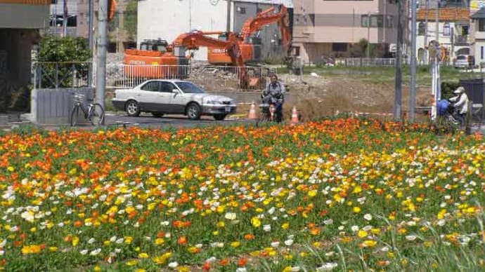 ふれあい拠点施設１３・ほとんど更地、歩道の設置？