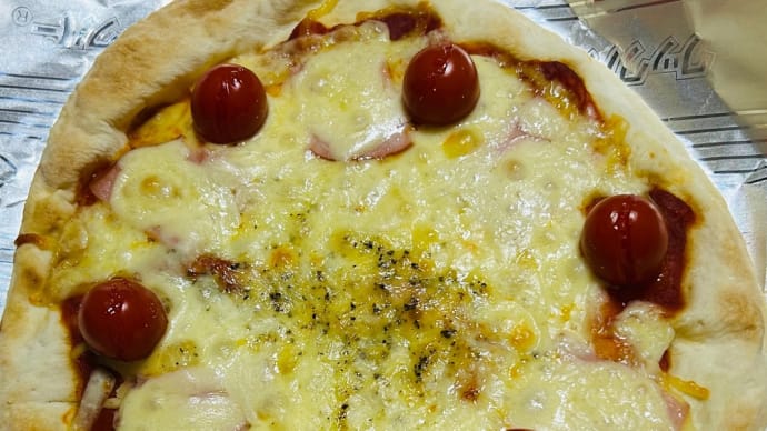 チートデイ初日→スーパーのお手軽ピザ🍕にトッピングをプラス😋😋