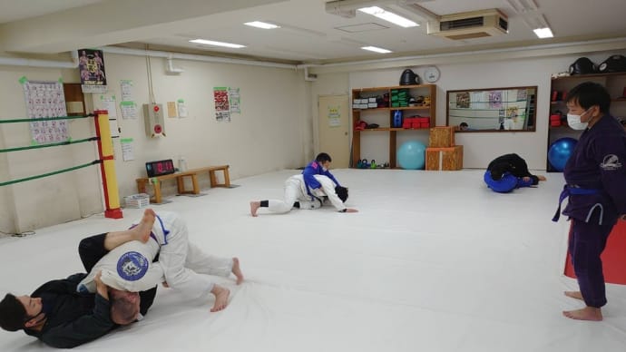 (月)ブラジリアン柔術クラス19:30~