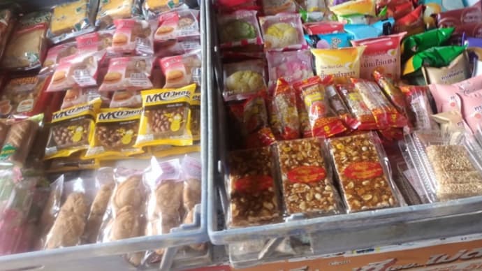 北タイ タイの駄菓子屋