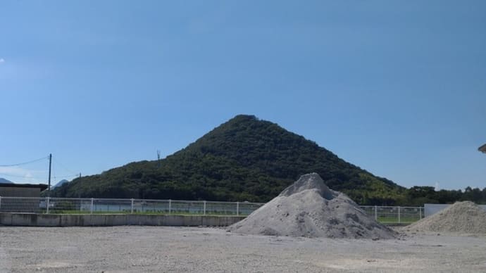 ふるさとの海・山そしてなぜか駐車場
