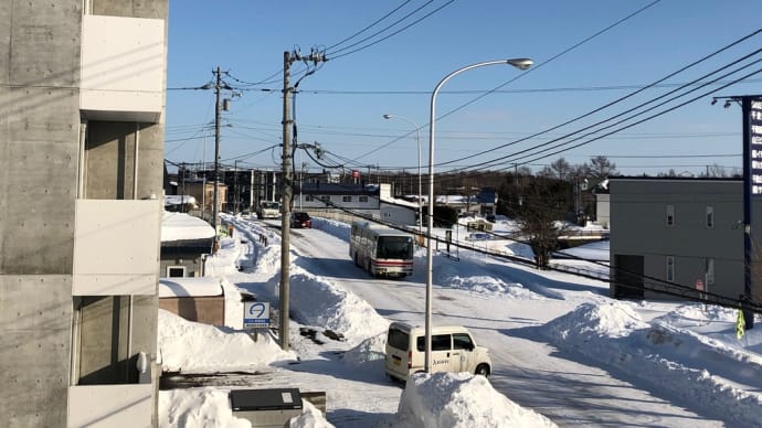 三寒四温 昨日の雪が嘘のような青空