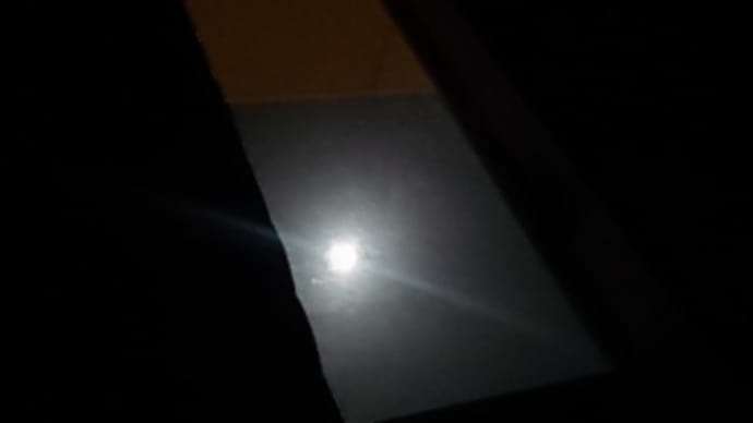 香りの良い夜と夜明け前の月