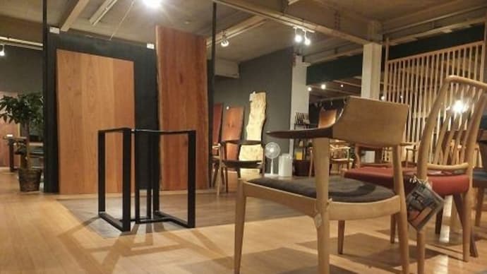 1660、9月に、お客様のお宅へのお届けが、混みあっております。一枚板と木の家具の専門店エムズファニチャーです。
