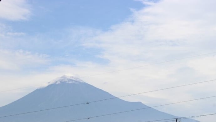 冷たいトマトスープと虹