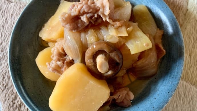 お昼ご飯は♪肉じゃが作りました(*^^)v