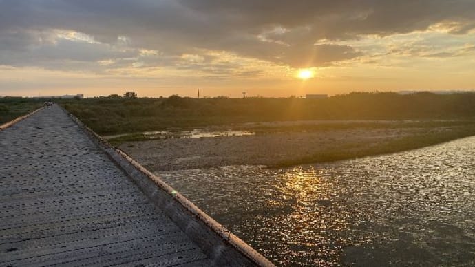 流れ橋・夕陽