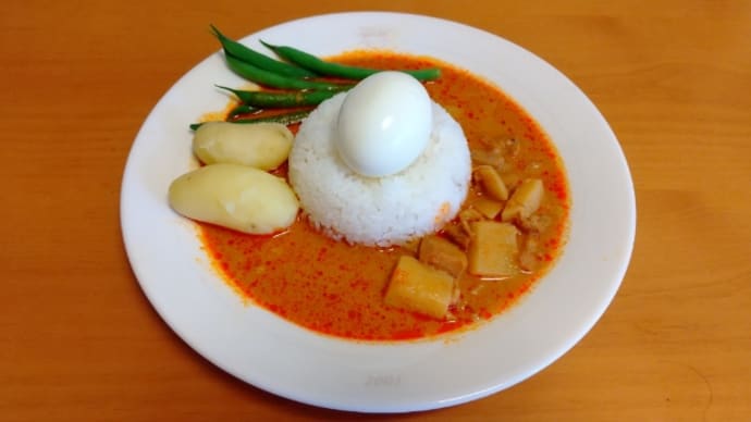 昼食はスリランカカリー
