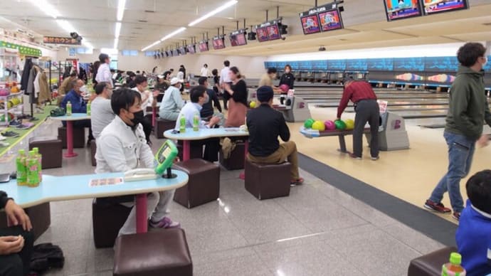 協力業者の皆さんとボーリング大会