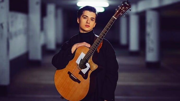 Marcin - Moonlight Sonata on One Guitar (Official Video)