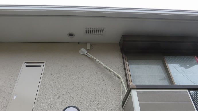 千葉県：八千代市八千代台北にて、エアコン室外機をベランダから1F地面置きへ変更