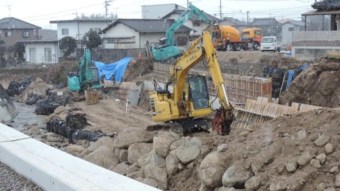 市道堂垣内広池山線工事の今