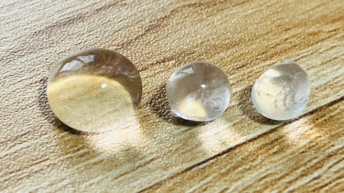 自由研究&工作 触れる図鑑 つかめる水 プルプルの水玉ができて楽しかったです✨