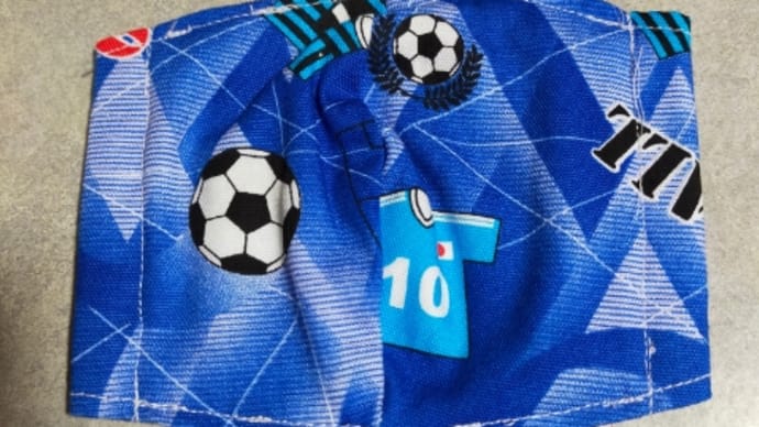 ハンドメイド サッカーボール柄 マスクカバー 出品中