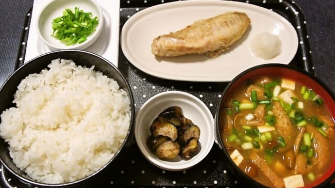 家で朝ご飯(石垣島産ひとめぼれにショウサイフグの糠漬け、納豆、なめこ汁、茄子の糠漬け)(2021年8月1日)