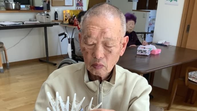 洗濯バサミタワー