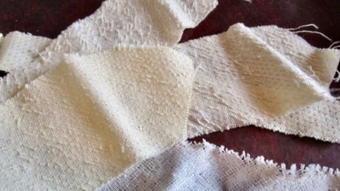 ネクタイの芯を利用してブローチを作った