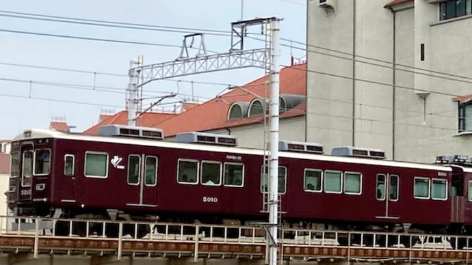 阪急今津線を走る5000系5010F
