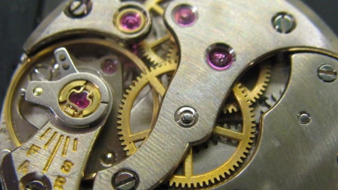 ジャガールクルト、タグホイヤー　ラド―婦人物の時計を修理です