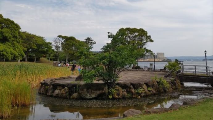 港の傍の公園で・・
