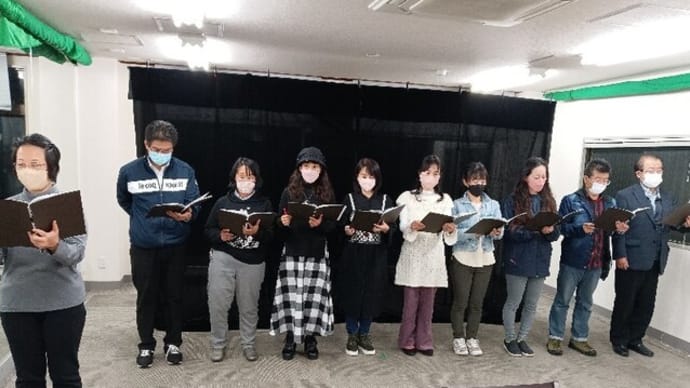 ♪ 雨にも負けず風にも動じない今日の桜花を見て「我も斯く在りたし」と思い、日曜の夜は朗読の稽古に励む