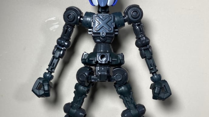 ②ダンボール戦機 ハイパーファンクション LBX オーディーン 組立中です!