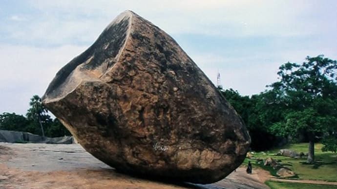 世界で最も奇妙な8つの岩と謎の6つの石