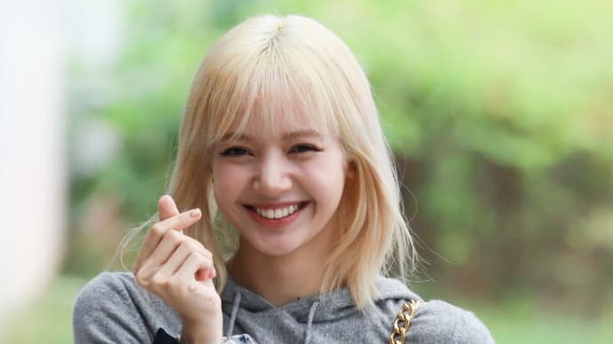 [4K] BLACKPINK LISA、ますますきれいになる地上界の赤ちゃんお姫様…「きれいでもすごくきれいです」