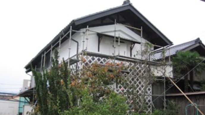 蔵 なまこ壁 修復工事の模様です ・ 施工例 2006年 ・・・ 職人技術の継承に悩み