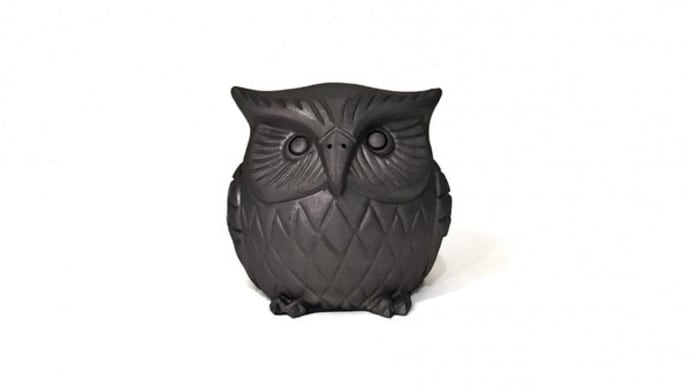 可愛らしいフクロウの置物