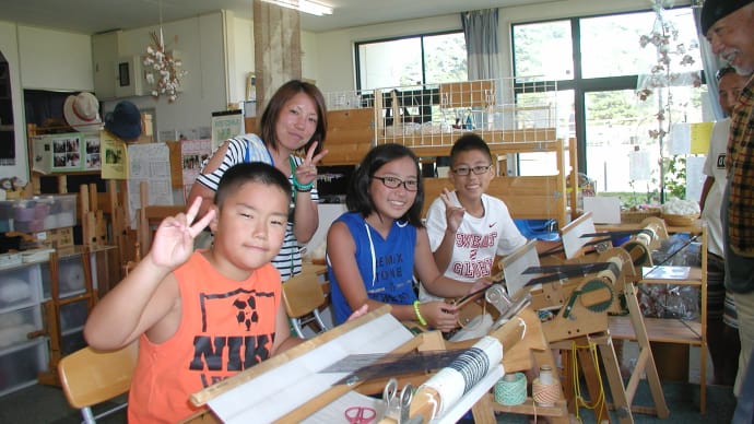 夏休みの一日竹島で機織りです　　　　　　竹島クラフトセンター