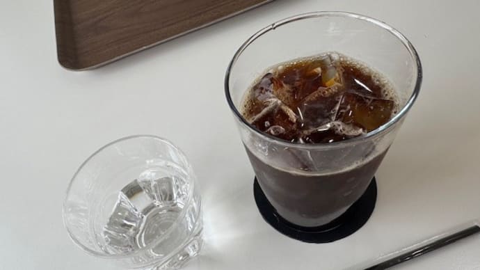 ケーキ屋さんでアイスコーヒーを飲みました k-hashii-japan 2025年4月10日