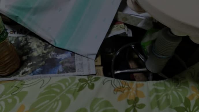 写真1枚部屋紙といす夜