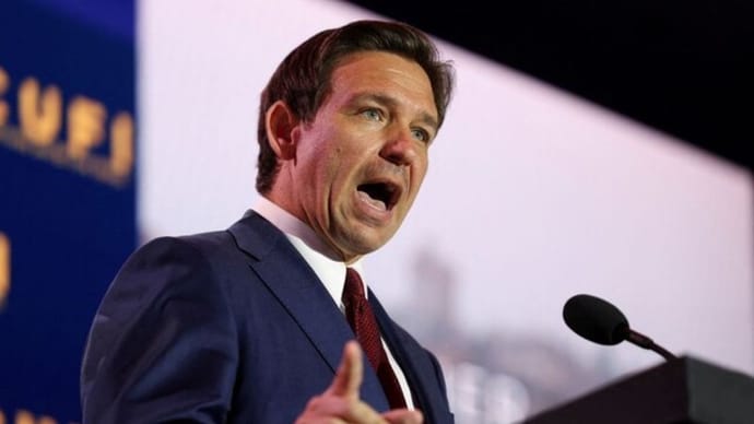 米フロリダ州知事が交通事故、けがなし
