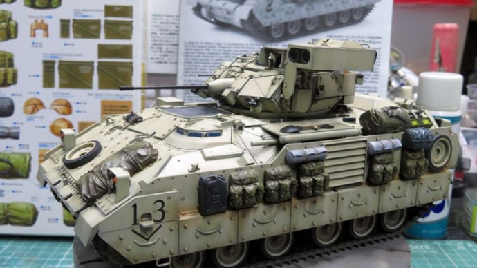 タミヤ1/35 M2A2 ODS #13 個人装備品の取付け